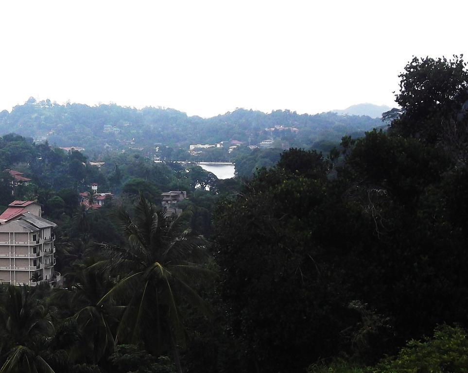 Majestic Tourist Hotel Kandy Esterno foto